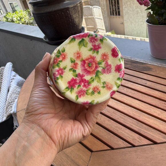 Floral Stainless Steel Tumbler With Lid 30 Oz Capacity Insulated For Hot & Cold - Picture 4 of 6